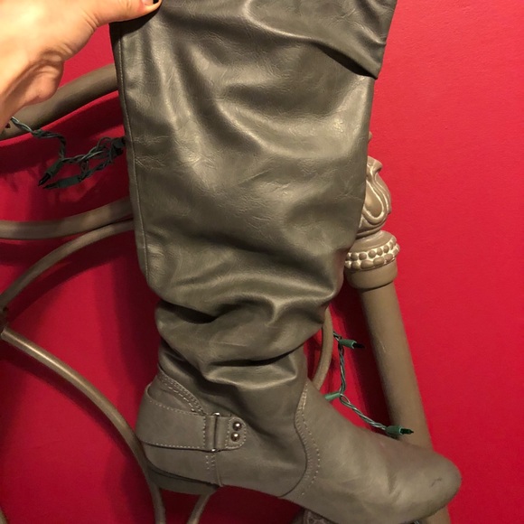 grey high boots - Picture 1 of 3